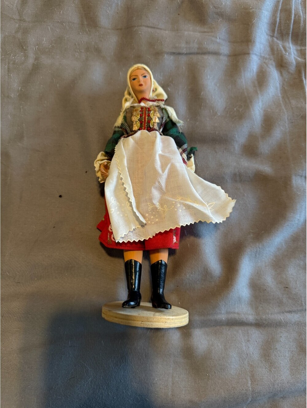 Vintage Polish Folk Doll Made in Poland Kraków Krakowianka Costume Wood Base 10